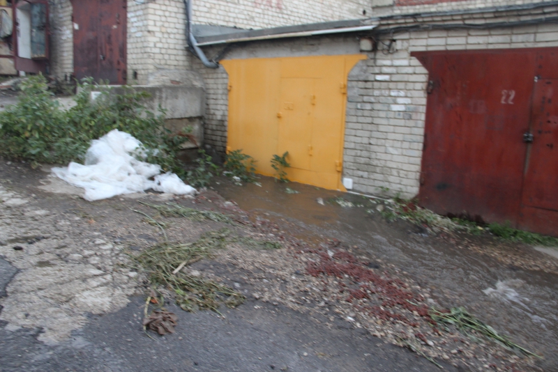 В Саратове произошло крупное обрушение в гаражном массиве