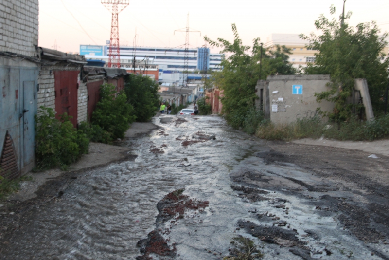 В Саратове произошло крупное обрушение в гаражном массиве