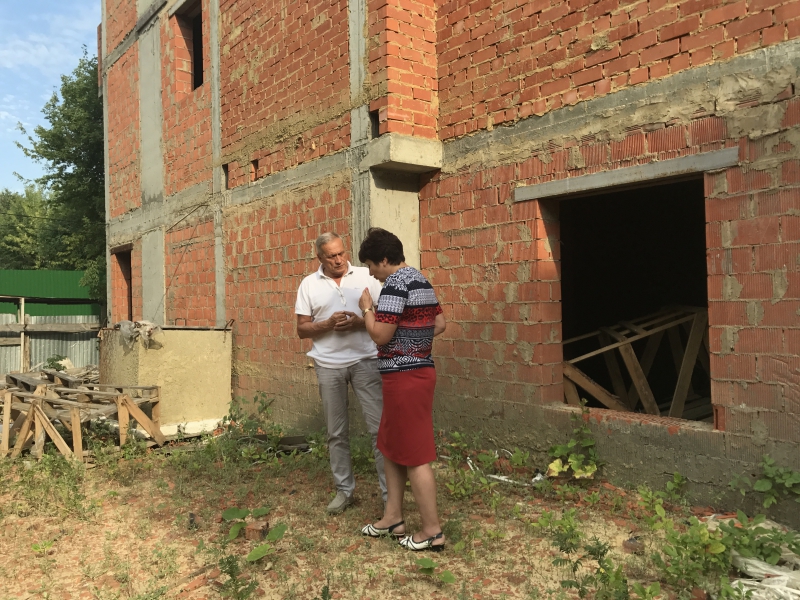 Василий Максимов: Продолжается работа по решению проблем саратовских долгостроев