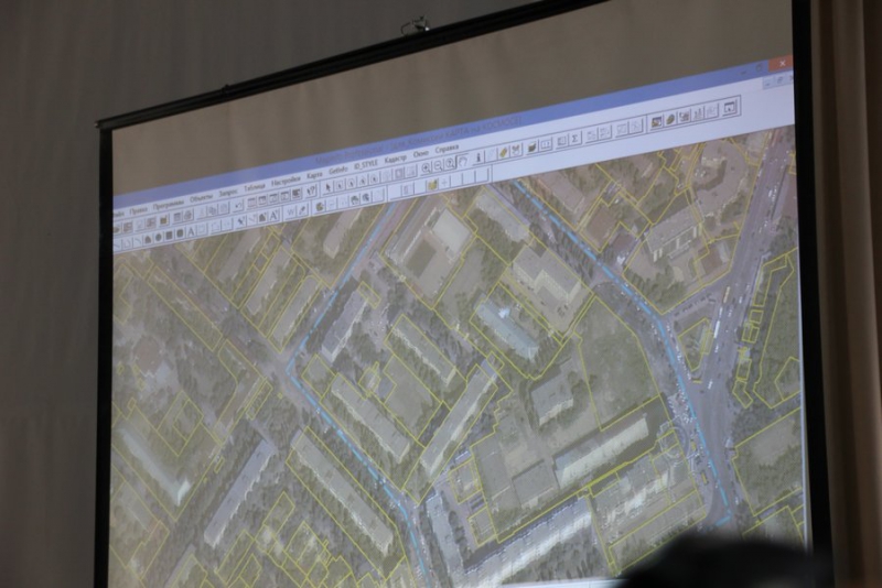 На публичные слушания по земле под будущим музеем истории пришли всего 37 человек