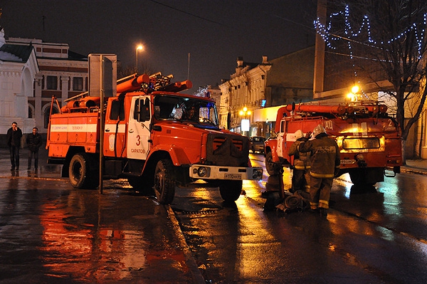 Горел еще один памятник архитектуры в центре Саратова