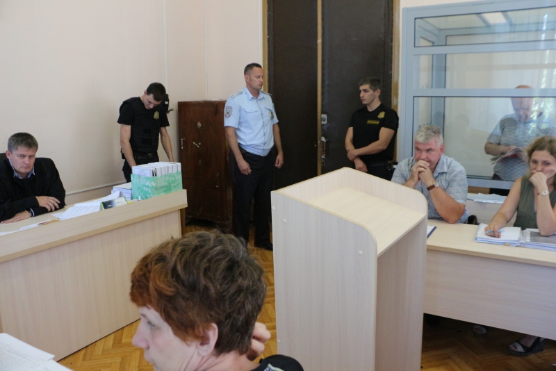 Бывший саратовский прокурор Владимир Чечин частично признал вину