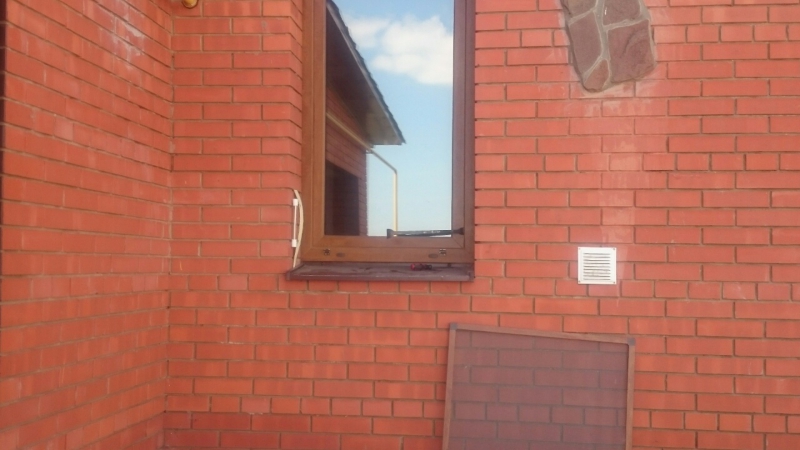 Злоумышленник вынес из элитных особняков имущество на полмиллиона