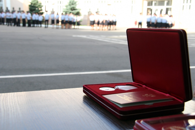 Полицейский спас мальчика и его отца, тонувших в реке