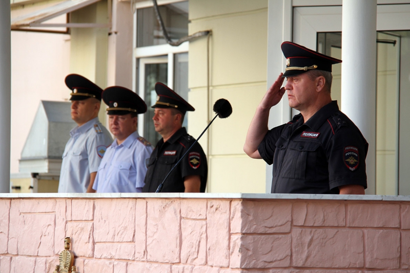 Полицейский спас мальчика и его отца, тонувших в реке