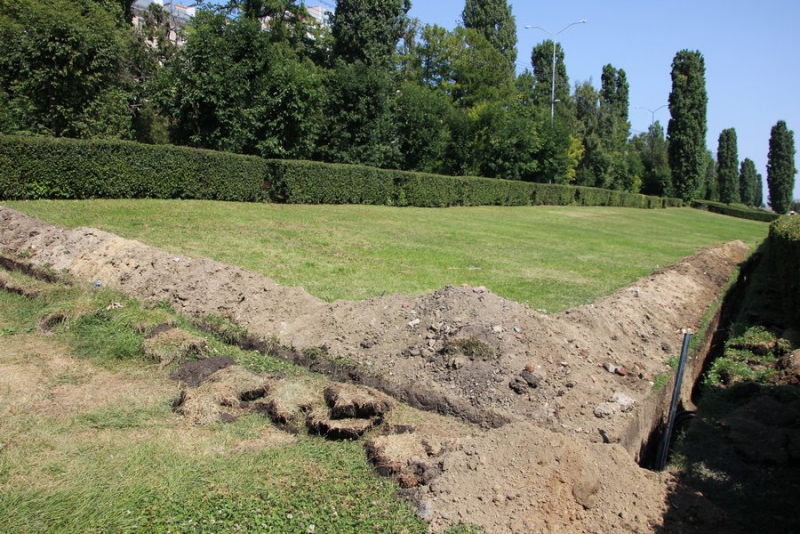 На набережной Саратова начались работы по установке плавучего фонтана