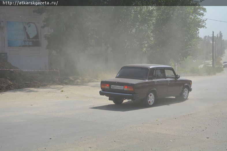 По Аткарску прошла пыльная буря