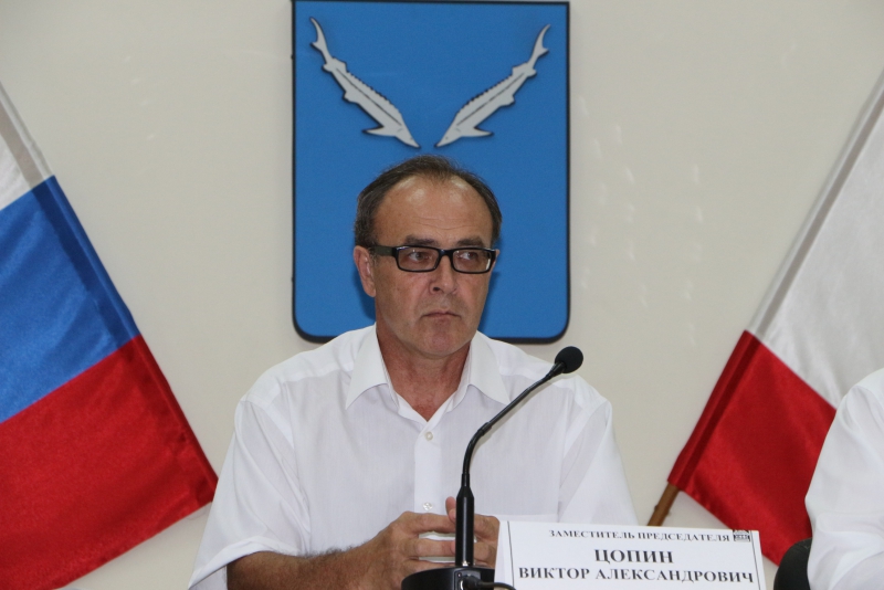 Облдеп Писной предложил наказывать чиновников за отсутствие советов домов