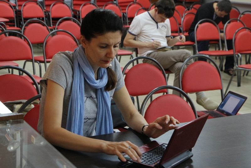 Саратовские таксисты грозят перекрыть улицу, чтобы их услышали