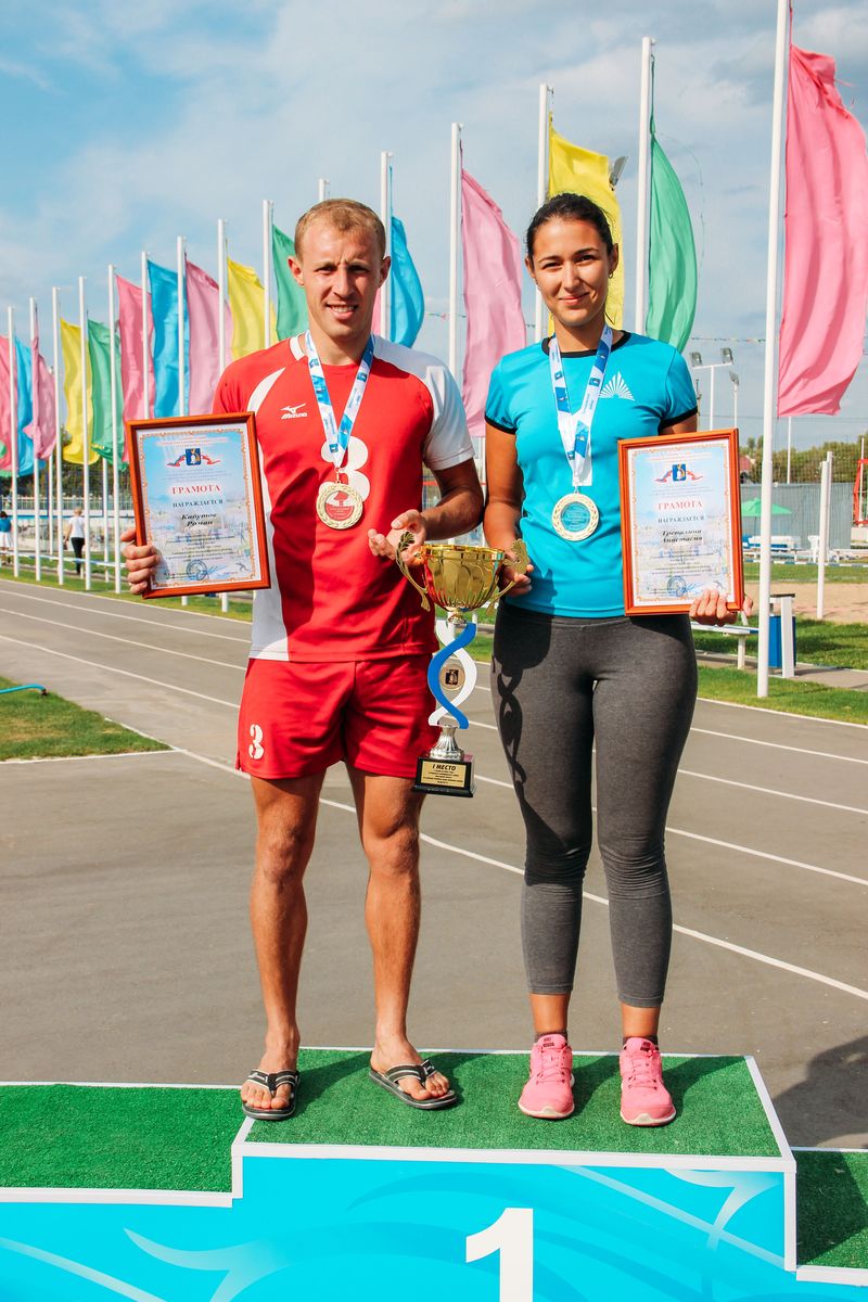 В Татищеве прошли соревнования по волейболу на Кубок главы района