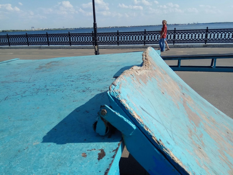 Саратовец рассказал о разрухе и зловонии в городском скейтпарке