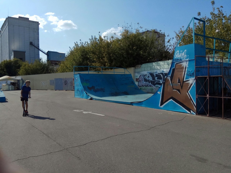 Саратовец рассказал о разрухе и зловонии в городском скейтпарке