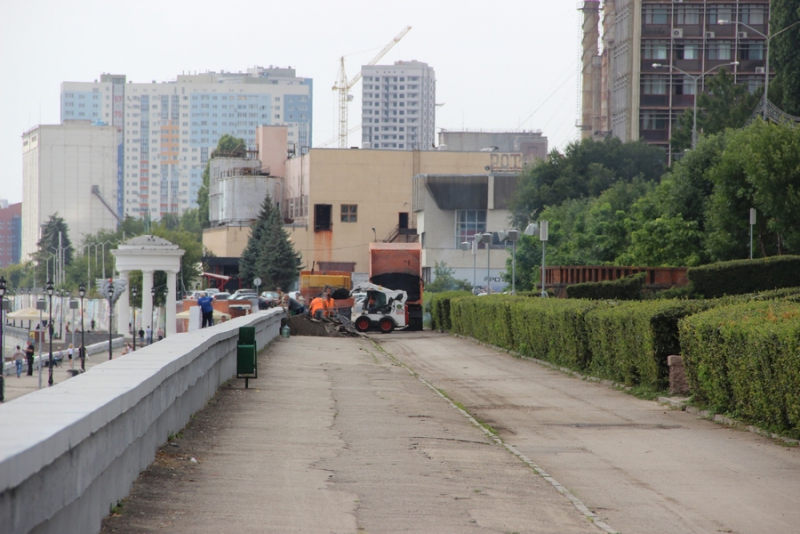 Плавучий фонтан у Саратова будут тестировать по ночам