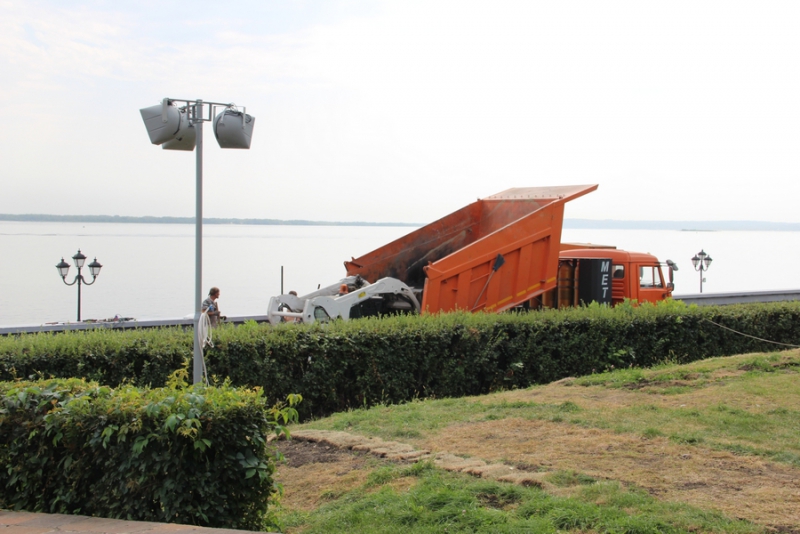 Плавучий фонтан у Саратова будут тестировать по ночам