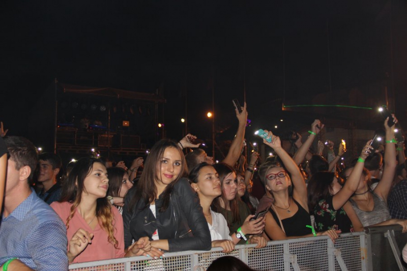 Фестиваль «Поехали!» завершился ночной дискотекой и салютом