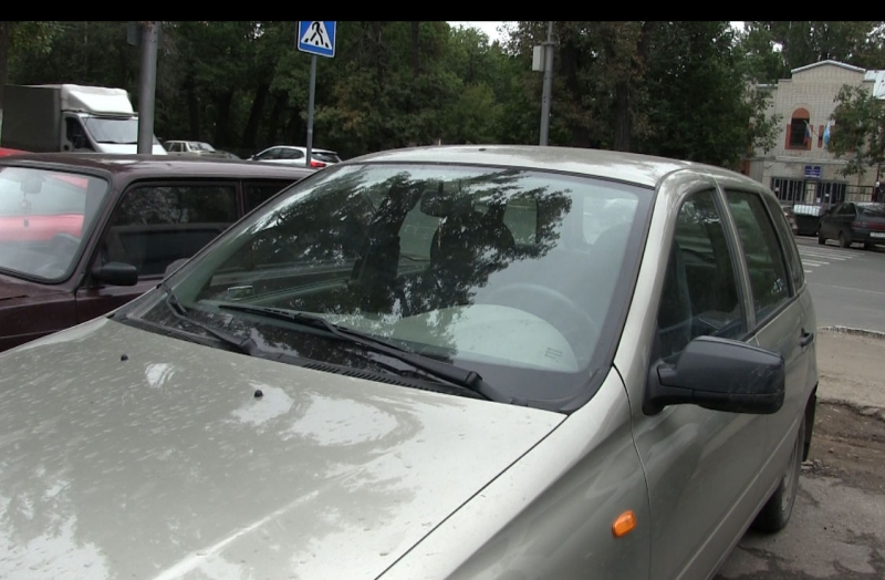 В Саратове похититель бензина при попытке скрыться сбил полицейского