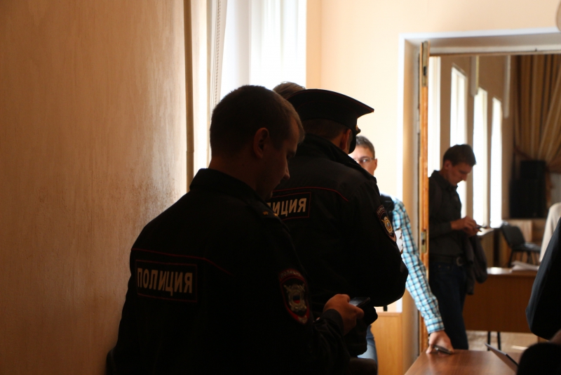 Участник потасовки в Волжской администрации намерен писать заявление в полицию