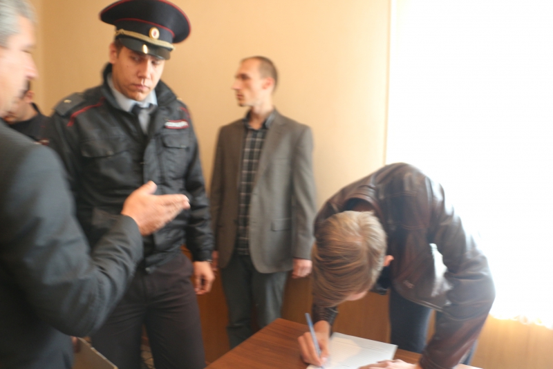 Участник потасовки в Волжской администрации намерен писать заявление в полицию