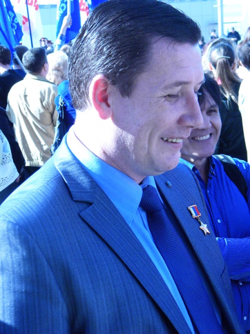 У памятника Юрию Гагарину провели праздничный митинг