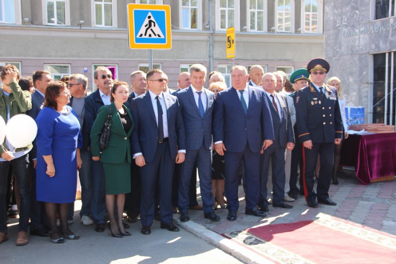 Олимпийский чемпион Илья Захаров попал на городскую доску почета