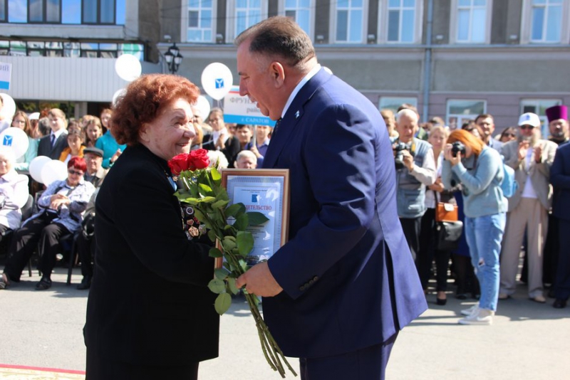 Олимпийский чемпион Илья Захаров попал на городскую доску почета