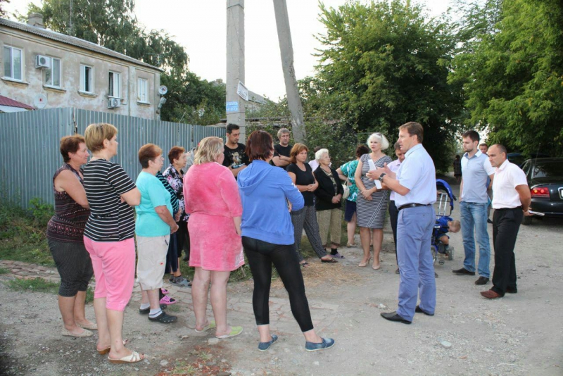 Вадим Ойкин оказал содействие жителям Дачного проспекта в благоустройстве территории