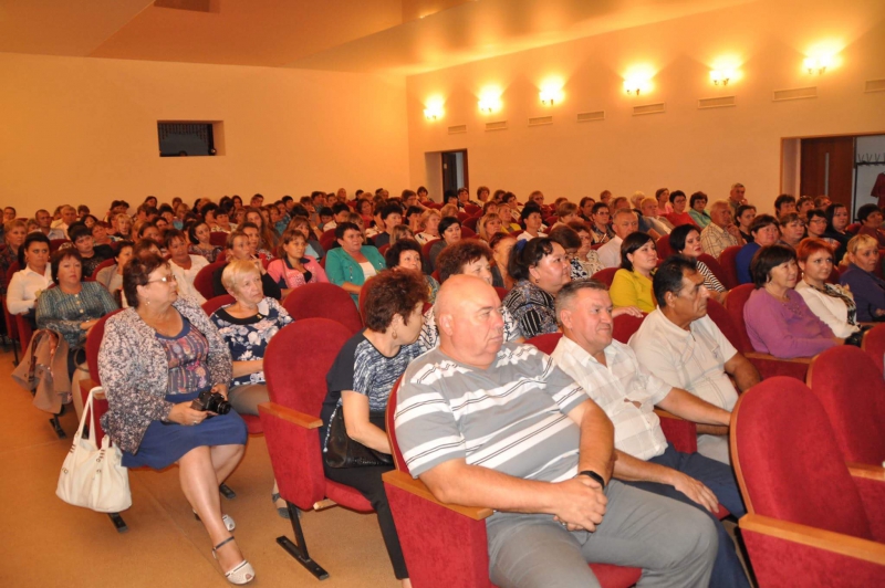 Василий Максимов: Одним из принципиальных показателей развития Ровенского района является создание новых предприятий