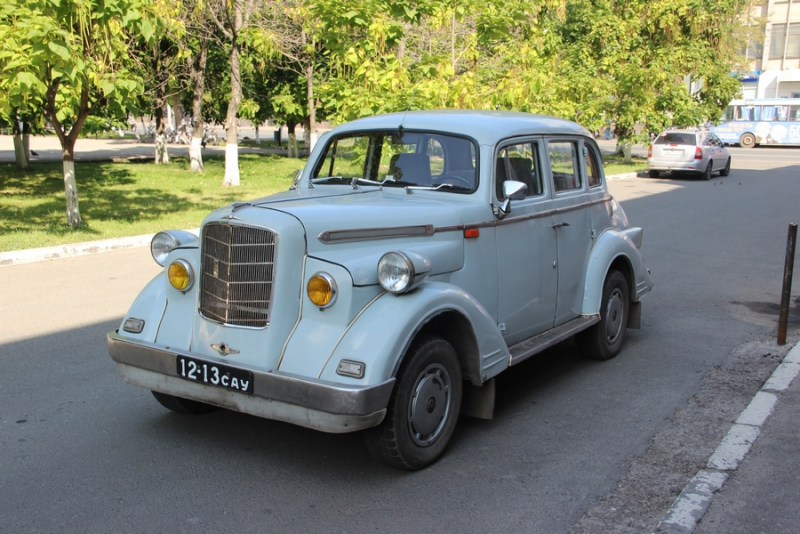Саратовцам показали ретро-«Мерседесы», «Кадиллаки» и «полуторку»