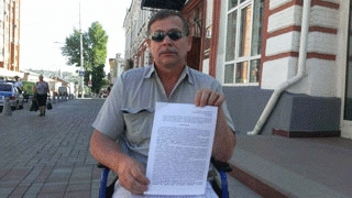 Власти Саратовского района захотели купить дом у инвалида из Поповки