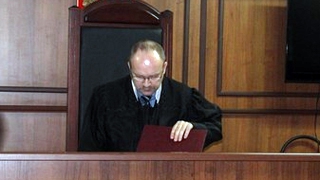 Судья по делу Лысенко вызвал овацию, не распустив присяжных