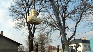 В Украине рассмотрят предложение саратовцев о выкупе памятника Кутузову В Украине рассмотрят предложение саратовцев о выкупе памятника Кутузову