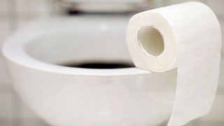 Производитель требует наказания за подделку туалетной бумаги