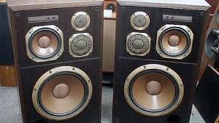 Балаковца изнасиловал сосед из-за громкой музыки в квартире Балаковца изнасиловал сосед из-за громкой музыки в квартире