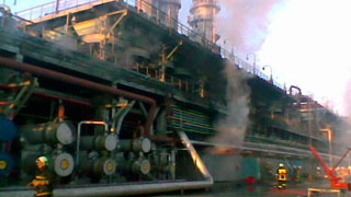 Площадь пожара на Крекинге составила 200 квадратных метров Площадь пожара на Крекинге составила 200 квадратных метров