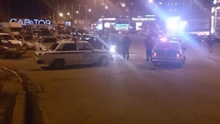 Водитель врезался в машину ДПС и сбил пешехода на мосту Саратов-Энгельс