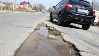 Саратов сократил расходы на ремонт дорог