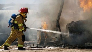 Пожарные и спасатели отмечают профессиональный праздник Пожарные и спасатели отмечают профессиональный праздник