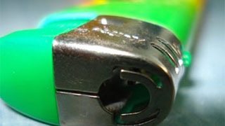 4-летний мальчик госпитализирован после игры с зажигалкой 4-летний мальчик госпитализирован после игры с зажигалкой