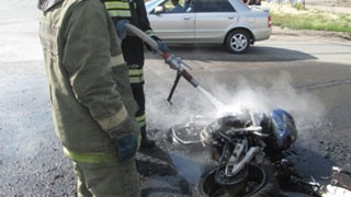 Мотоциклист загорелся после ДТП в Саратове