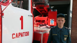 Пожарный первым оказал медпомощь горевшему мотоциклисту Пожарный первым оказал медпомощь горевшему мотоциклисту