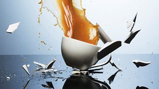 Хозяйка кафе в Красноармейске: Азербайджанцы кидались посудой и били ногами Хозяйка кафе в Красноармейске: Азербайджанцы кидались посудой и били ногами