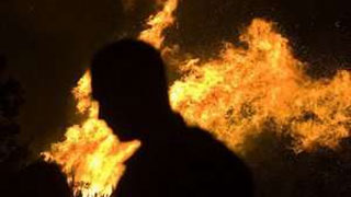 Поджигатель «Юлмарта» загорелся при бегстве из магазина Поджигатель «Юлмарта» загорелся при бегстве из магазина