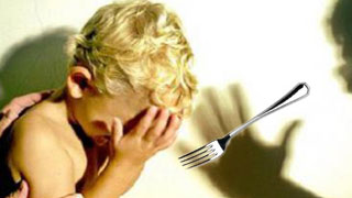 Саратовец бросил вилку в глаз 7-летнего сына. Возбуждено дело Саратовец бросил вилку в глаз 7-летнего сына. Возбуждено дело