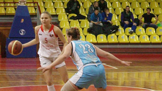 В Саратове открылся сезон женского баскетбола