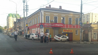 В центре Саратова в аварии пострадали 6 человек