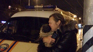 Саратовчанка пожаловалась на открытый колодец возле здания прокуратуры Саратовчанка пожаловалась на открытый колодец возле здания прокуратуры