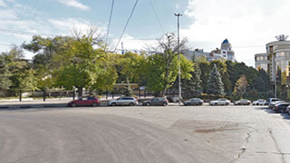 Новые знаки ограничат парковку на Соборной площади Новые знаки ограничат парковку на Соборной площади