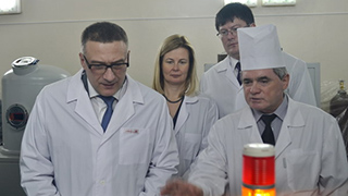 Руководитель «Росэлектроники» посетил саратовские заводы