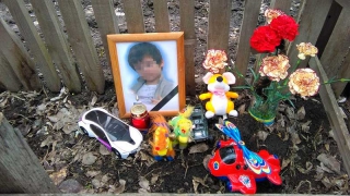 В Ростове собирают митинг с требованием наказать мать и отчима Саши Родина В Ростове собирают митинг с требованием наказать мать и отчима Саши Родина