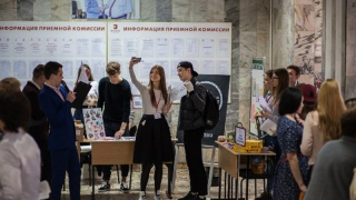 ����� 900 ������� �������� � ���� �� ��� �������� ������